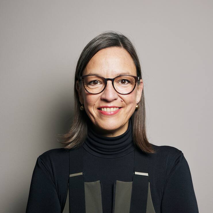 Als Unternehmerin ist Esther-Mirjam de Boer an mehreren Firmen beteiligt und in einigen Verwaltungsräten tätig. Für die FDP kandidiert sie 2023 in Zürich für den Nationalrat.