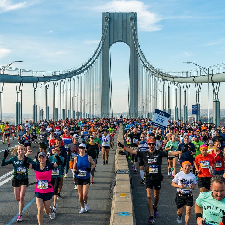 NEW YORK, NY â NOVEMBER 7: The 2021 TCS New York City Marathon is held on November 7, 2021. The course goes through all five boroughs of New York City, starting in Staten Island and ending in Central Park.  This year marks the 50th running of the marathon. (Photo by Scott McDermott for NYRR)