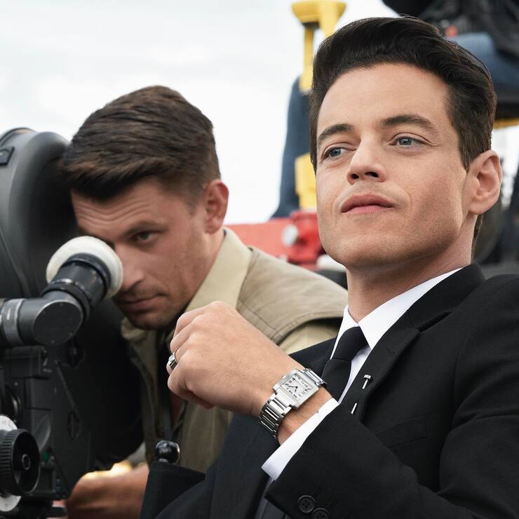 Der Oscarpreisträger und Cartier-Botschafter Rami Malek trägt die neue Tank und verkörpert die Eleganz der neuen Uhrenreihe
