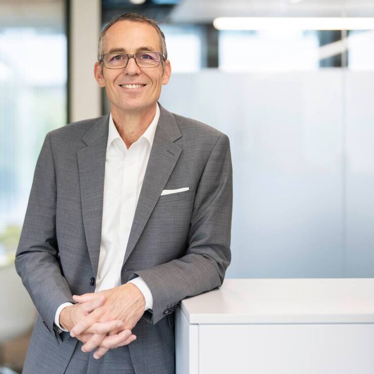 BIL 01/25 Invest Interview Fredy Hasenmaile Raiffeisen