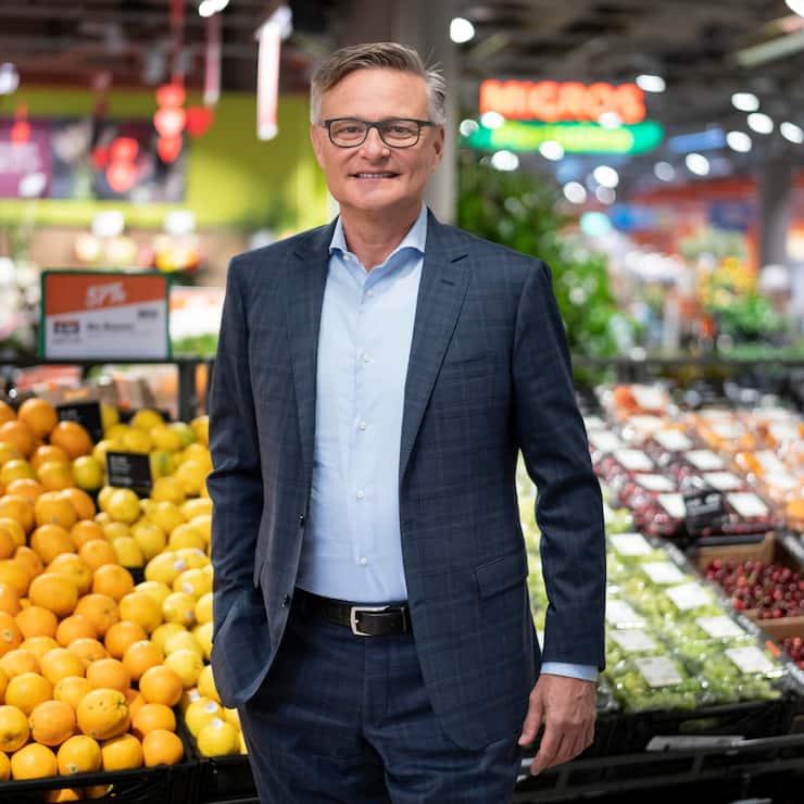Mario Irminger stösst unrentable oder unpassende Geschäftsbereiche ab. Der ­Migros-Chef will so Mittel fürs Kern­geschäft freimachen. Die Preise im Supermarkt sollen sinken, und veraltete Filialen brauchen eine Auf­frischung.