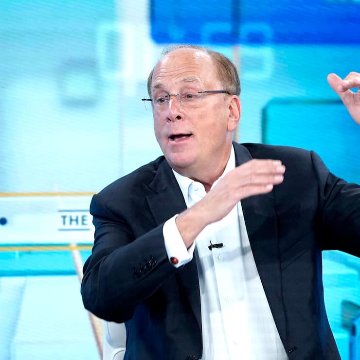 hoch hinaus Blackrock-Chef Larry Fink hat den lang­jährigen Platzhirsch Grayscale auf die Plätze verwiesen.