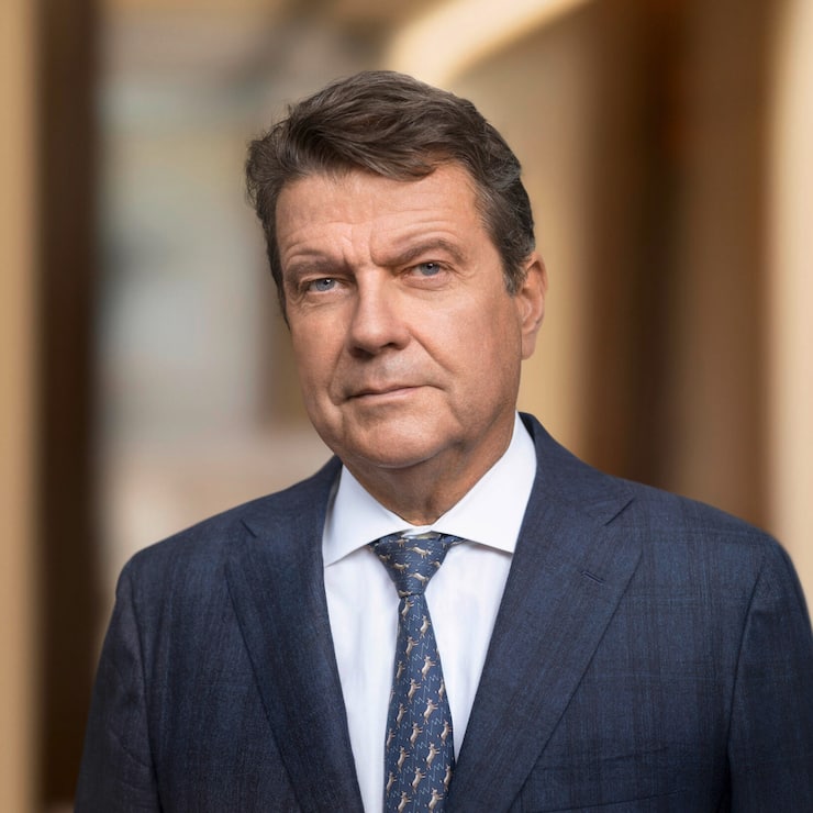 Der Präsident:Colm KelleherDer Ire setzte den Deal für die UBS durch und fixiert die Leitplanken: «Wir stehen 800 Meter vor dem Vier­tausender-Gipfel.»