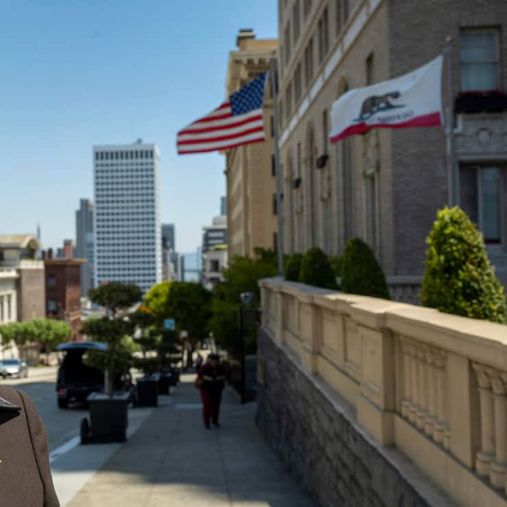 BIL 08/24 MA GesprA$?ch Jillian Manus