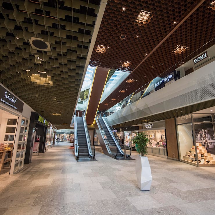 Die Gaenge der Shopping Mall of Switzerland in Ebikon am Mittwoch 12. September 2018. (KEYSTONE/Urs Flueeler)