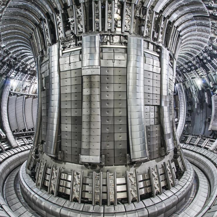 KraftzentrumDas Innere eines Tokamak-Reaktors wird im Betrieb auf 100 bis 200 Millionen Grad aufgeheizt.