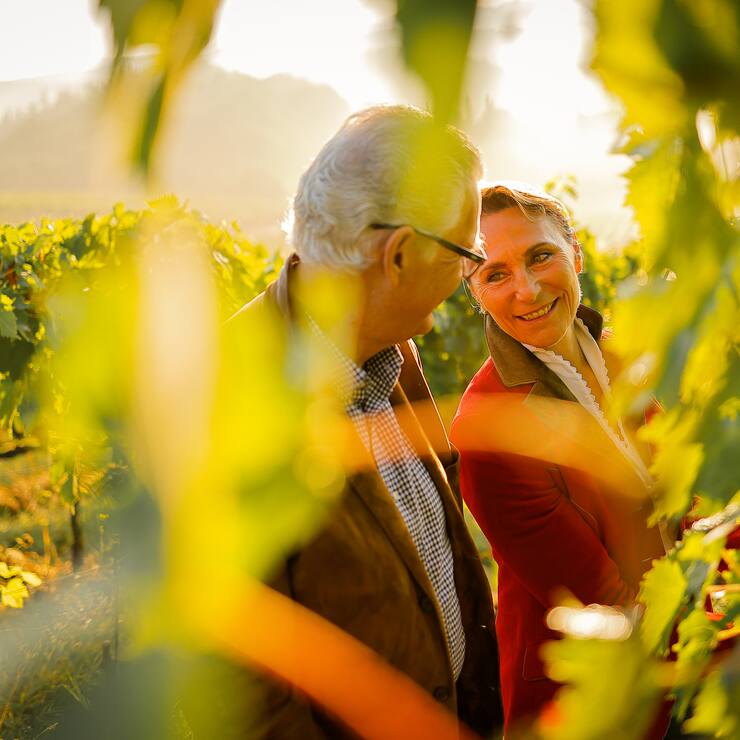 Adriana und Urs Burkard auf ihrem Weingut in der Toskana