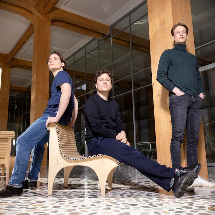 Startup Evulpo - vlnr: Manuel Kant (blaues Shirt), Christian Marty, Jonas Fehlmann (weisse Schuhe)