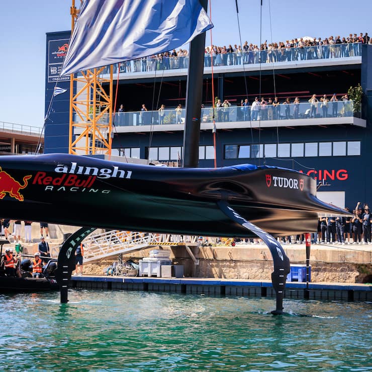  Alinghi Red Bull Racing