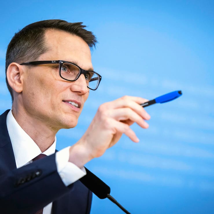 Swiss National Bank's (SNB) Chairman of the Governing Board Martin Schlegel gestures during a media briefing at the Swiss National Bank in Zurich, Switzerland, on Thursday, June 19, 2025. (KEYSTONE/Michael Buholzer)