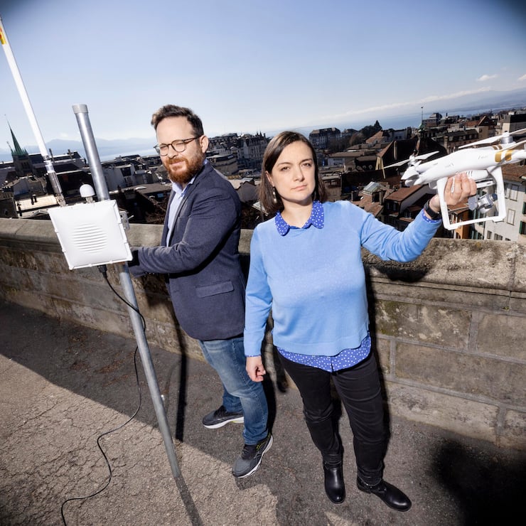 Manu Lubrano und Cristina Mihalachioiu überzeugten bisher über 500 Flug­sicherungsempfänger.