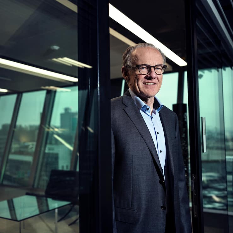KapitänRaiffeisen-Präsident Thomas A. Müller in den Büros im «Circle» am Flughafen Zürich.