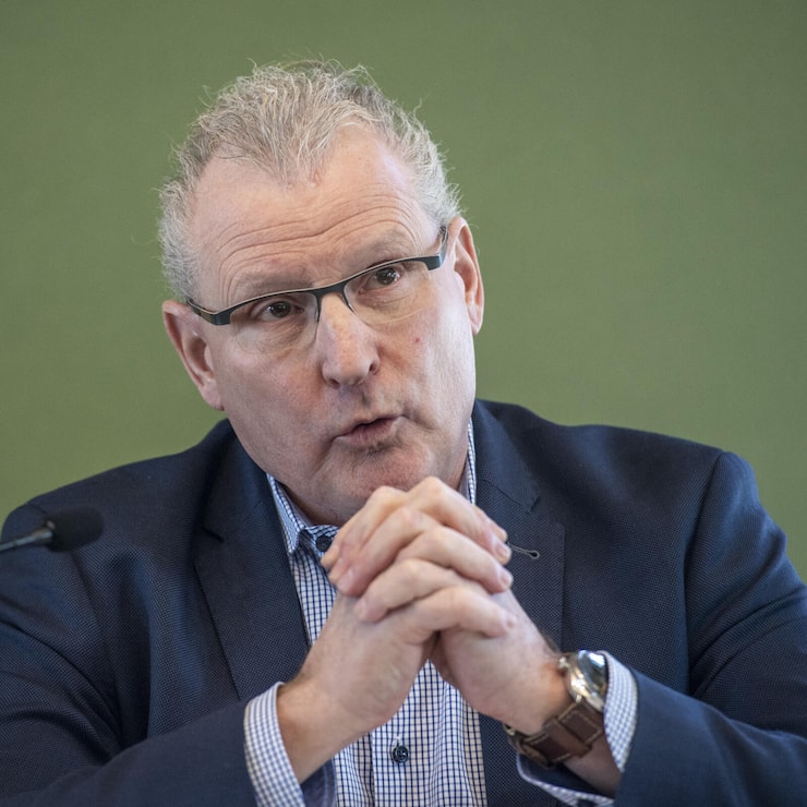 ARCHIVBILD ZUR BUNDESRATSKANDIDATUR VON HEINZ TAENNLER --- Der Zuger Regierungsrat Heinz Taennler anlaesslich einer Medienkonferenz des Kanton Zug zum Ukraine-Krieg und die Auswirkungen auf den Kanton und die Stadt Zug vom Freitag, 4. Maerz 2022 in Regierungsgebaeude in Zug. (KEYSTONE/Urs Flueeler)