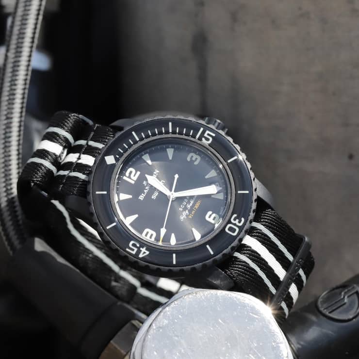 Die zweite «Collab» von Swatch mit einer Konzernmarke resultierte 2023 in der Scuba Fifty Fathoms – einem Modell, das es aktuell in sechs Ausführungen gibt (hier abgebildet die «Ocean of Storms» von Januar 2024). 
