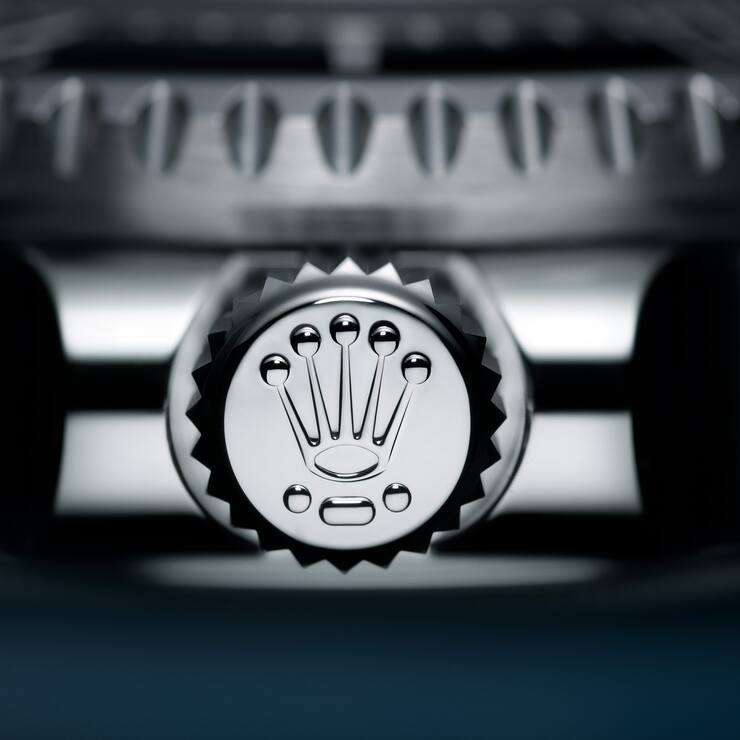 Die Krone der Krone: Detailansicht einer Rolex-Uhr.