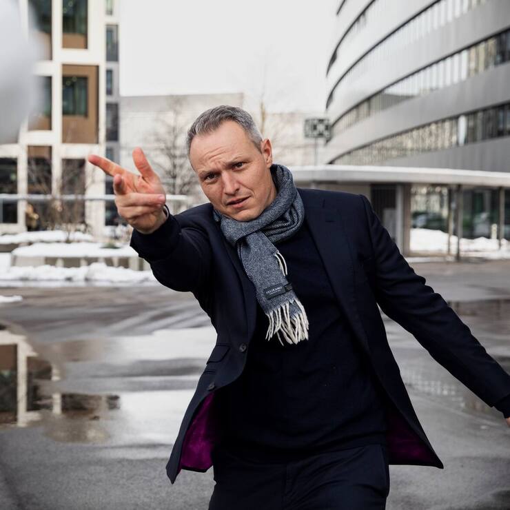 Patrick Amstutz, CEO des Medikamentenentwicklers Molecular Partners, vor dem Firmensitz in Schlieren. ( Weiterverwendung nur mit Genehmigung von Patrick Amstutz/Molecular Partners)
