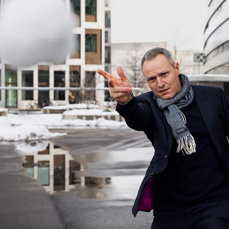 Patrick Amstutz, CEO des Medikamentenentwicklers Molecular Partners, vor dem Firmensitz in Schlieren. ( Weiterverwendung nur mit Genehmigung von Patrick Amstutz/Molecular Partners)