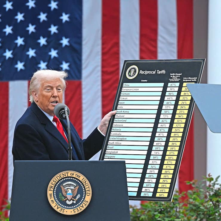 <p>Anfang April 2025 brachte Donald Trump mit seiner Zollankündingung die Wirtschaftswelt durcheinander.</p>