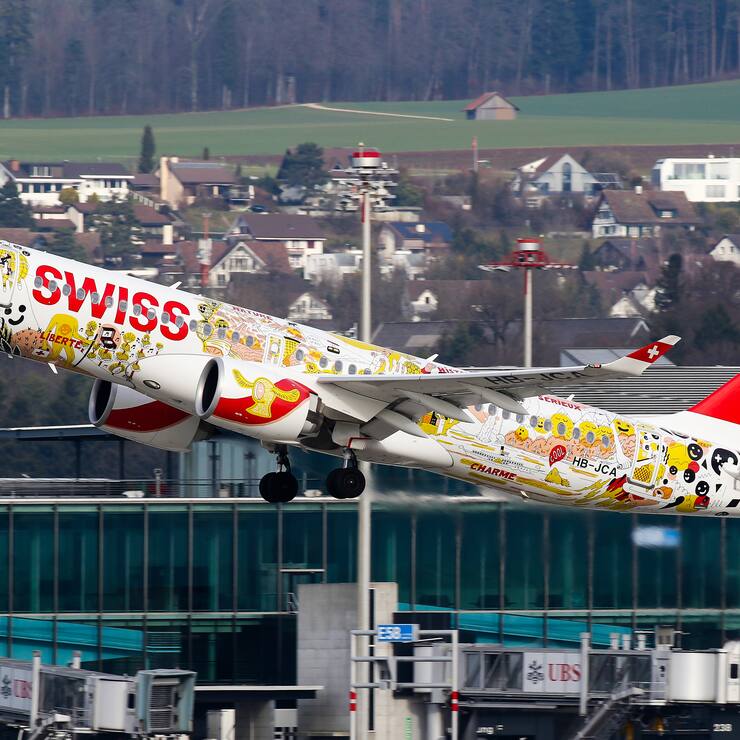 ZURICH AIRPORT, ZURICH, -, SWITZERLAND - 2018/01/25: Swiss 'Normandy' departing Zurich for Dusseldorf. (Photo by C. V. Grinsven/SOPA Images/LightRocket via Getty Images)