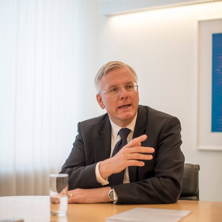 Hoffmann la Roche Verwaltungsrat Prsident Verwaltungsratsprsident Dr. rer. pol. Christoph Franz. Editorial 01.04.2016 Foto Florian Brtschiger
