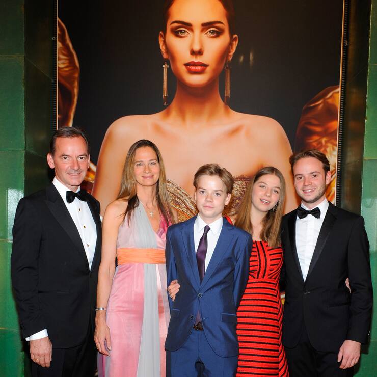 Andreas Jacobs mit seiner Frau Natalie und den Kindern Louis, Chiara, Nicolas