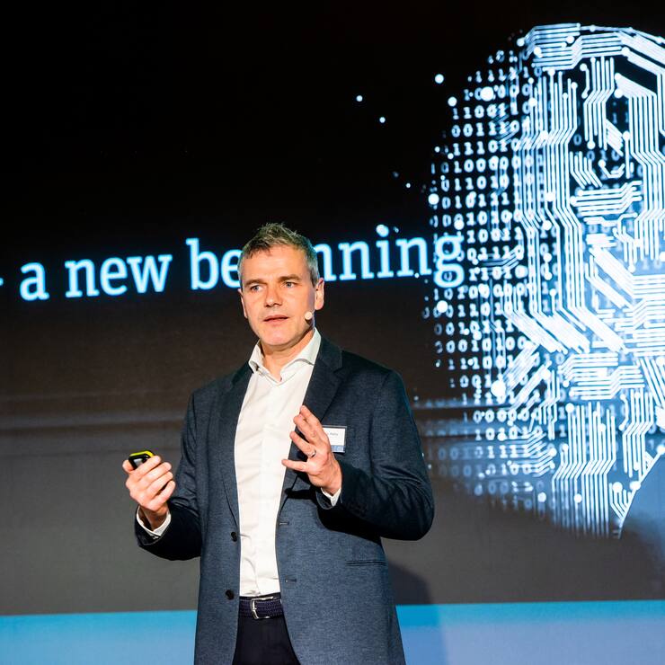 Philipp Aeby, CEO und Mehrheitsaktionär von RepRisk, am Sustainable Finance Summit 2023 in Prag.