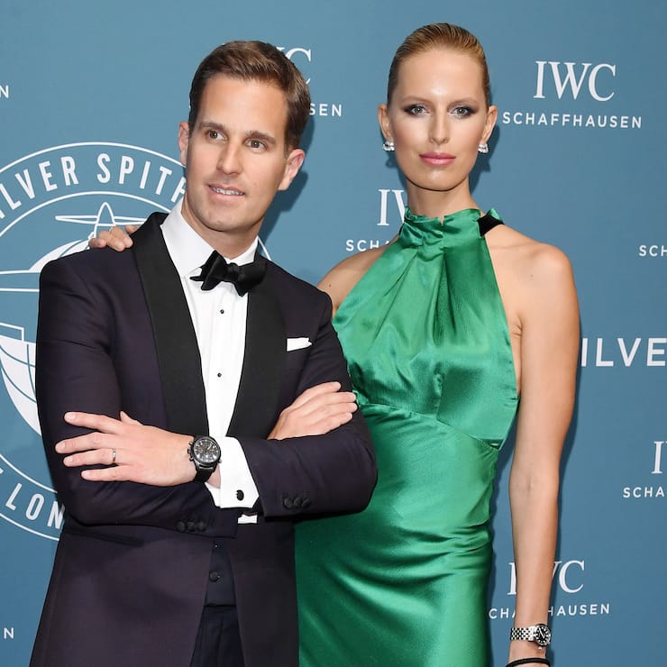 IWC-CEO Christoph Grainger-Herr, flankiert von Supermodel Karolína Kurková, an einem Spitfire-Event 2019.