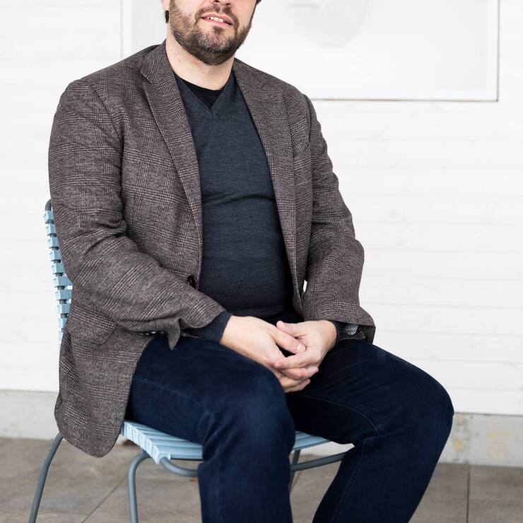 Portrait von China Experte Ralph Weber, der als Professor am Europainstitut an der UniversitÃ¤t Basel arbeitet. Aufgenommen am 26.01.2021 in seinem GartenhÃ¤uschen. 