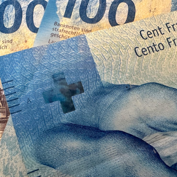 Schweizer Banknoten mit Wert von 100 Franken.
