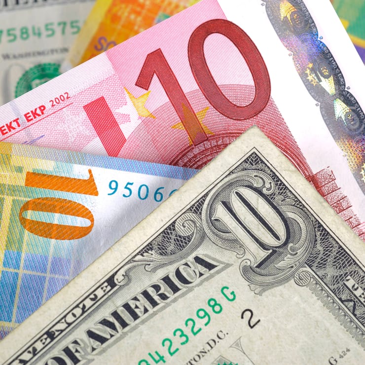 Banknoten von verschiedenen Währungen.