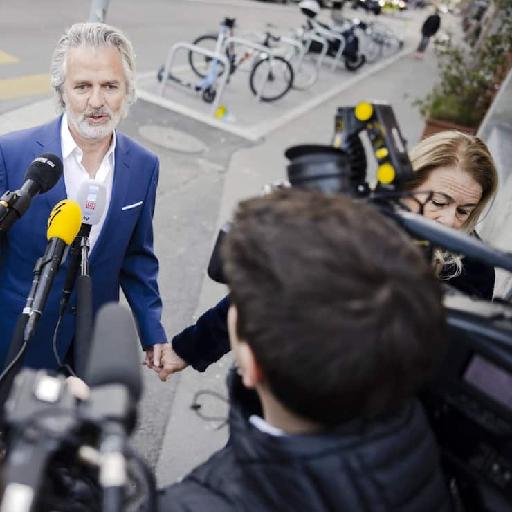 Beat Stocker erscheint zur Urteilseroeffnung des Raiffeisen-Prozesses des Zuercher Bezirksgerichts, am Mittwoch, 13. April 2022 vor dem Volkshaus in Zuerich. 