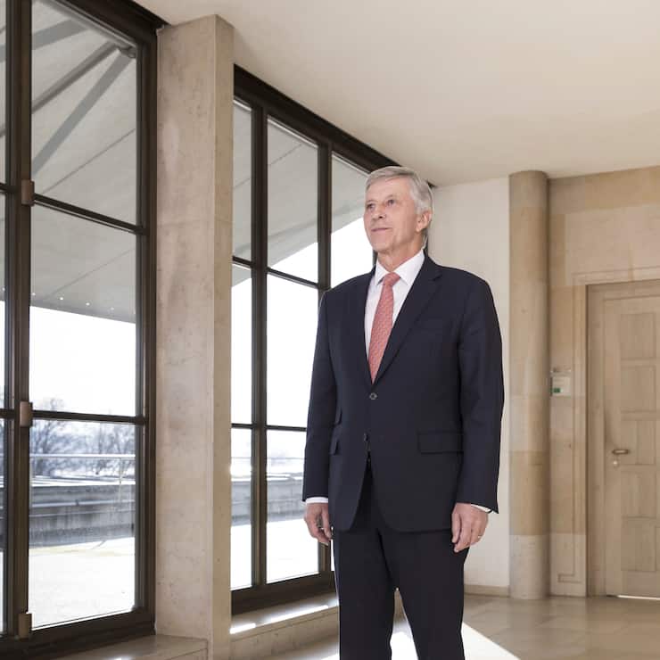 Rolf Doerig ist ein Schweizer Manager. Er ist Verwaltungsratspraesident der Swiss-Life-Gruppe und der Adecco.