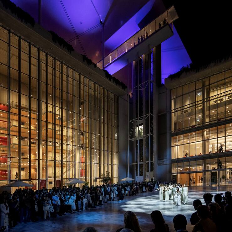 Die japanisch-peruanische ­Künstlerin Pauchi Sasaki hat ­für den Galaabend eine Oper ­komponiert und uraufgeführt.