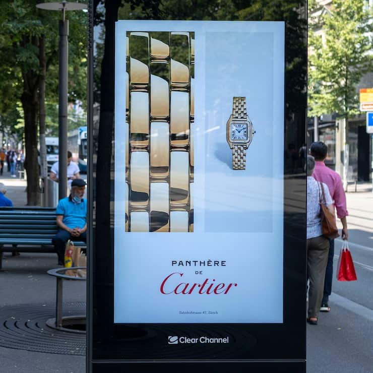 Eine Cartier Uhrenwerbung, fotografiert am Freitag, 23. Juli 2021 an der Bahnhofstrasse in Zuerich.