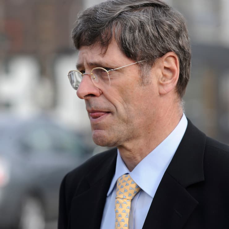 Der designierte Verwaltungsratsvicepraesident von Swiss Re Mathis Cabiallavetta auf dem Weg zur Generalversammlung der Swiss Re.  Â© Andreas Meier/EQ Images