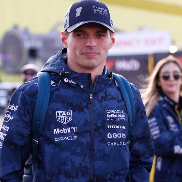 F1 Grand Prix of Las Vegas - Arrivals Max Verstappen arrives at the paddock for the practice race ahead of the Formula 1 Heineken Las Vegas Grand Prix in Las Vegas, Nevada, on November 20, 2025. Las Vegas Nevada United States PUBLICATIONxNOTxINxFRA Copyright: xStephaniexTacyx originalFilename:tacy-formula1251120_npAGp.jpg