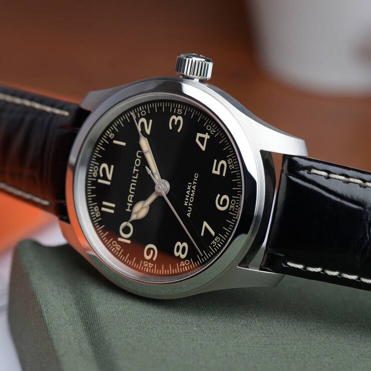 Auf Wunsch der Fans verkleinert: die neue Khaki Field Murph 38 MM von Hamilton