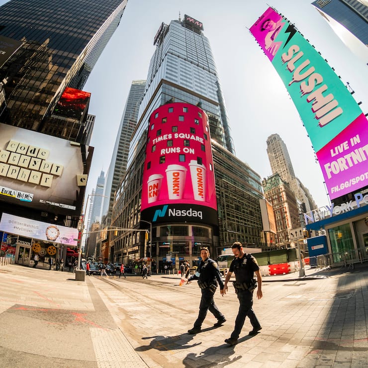 New York during the COVID-19 pandemic The giant Nasdaq video screen in Times Square in New York promotes Dunkin on Wednesday, September 23, 2020.  PUBLICATIONxNOTxINxUSAxUK RichardxB.xLevine 