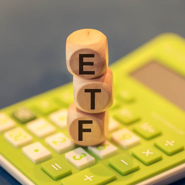 Ein ETF ist ein Investmentfonds, der an einer Börse gehandelt wird.