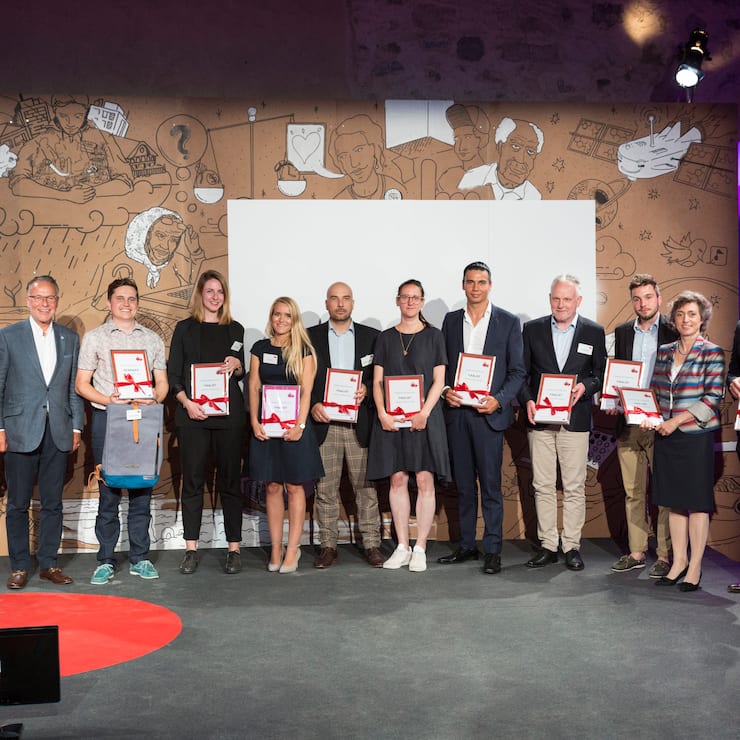 Wunschschloss 2019, im Schloss Thun, Finalisten mit Andreas Gerber (l) und Jobst Wagner (2.v.l.)