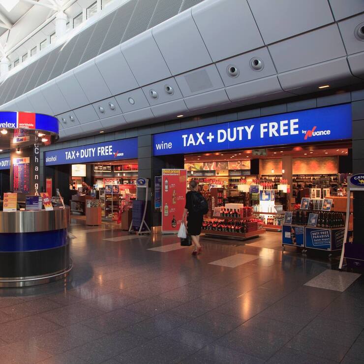 SWITZERLAND, ZURICH, AIRPORT, DUTY FREE SHOPPING AREA