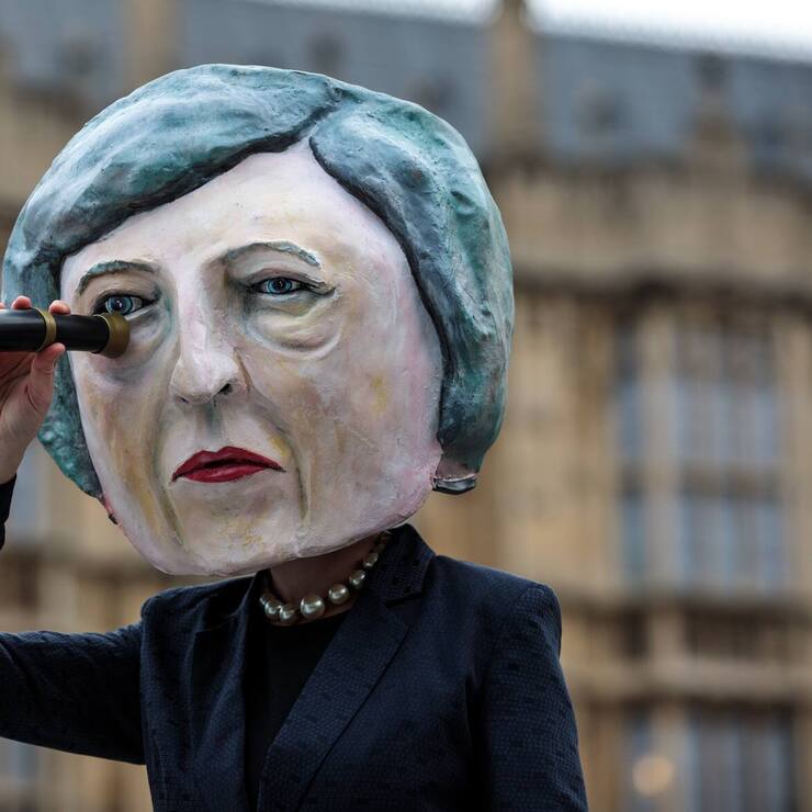 Pappmache Theres May Brexit