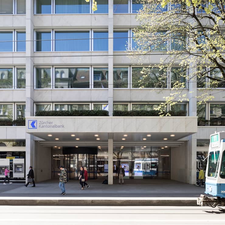 The headquarters of the Swiss bank Zurich Cantonal Bank, at the Bahnhofstrasse in Zurich, Switzerland, pictured on April 18, 2018. (KEYSTONE/Gaetan Bally)Der Hauptsitz der Zuercher Kantonalbank, ZKB, an der Bahnhofstrasse in Zuerich, aufgenommen am 18. April 2018. (KEYSTONE/Gaetan Bally)