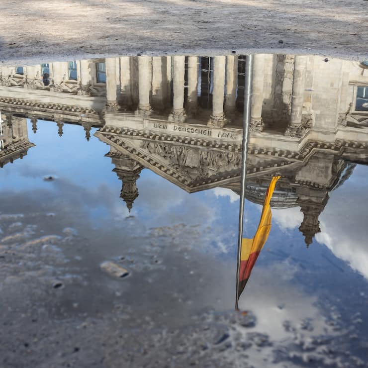 Von der Energiepolitik bis zur Aussenpolitik zeigen sich Schwierigkeiten, die die Wettbewerbsfähigkeit und Stabilität des Landes gefährden (im Bild: das Reichstagsgebäude in Berlin).