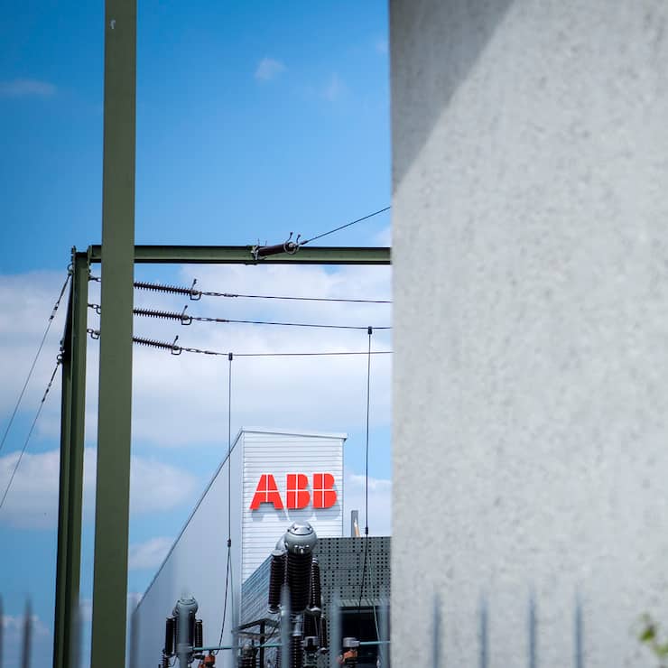 Logo der Firma ABB an der Binzmuehlestrasse in Oerlikon, am Donnerstag, 14. Juni 2018. (KEYSTONE/Melanie Duchene)