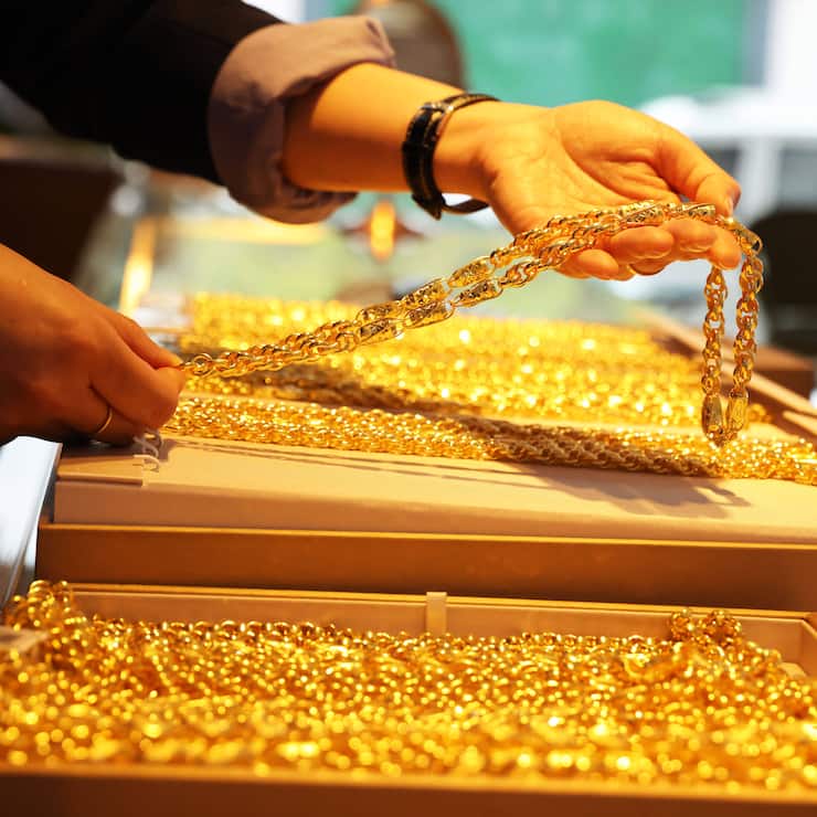 Goldschmuck in einem Laden in Huzhou, China. 