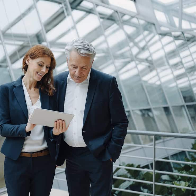 Symbolbild Angestellte und Vorgesetzter