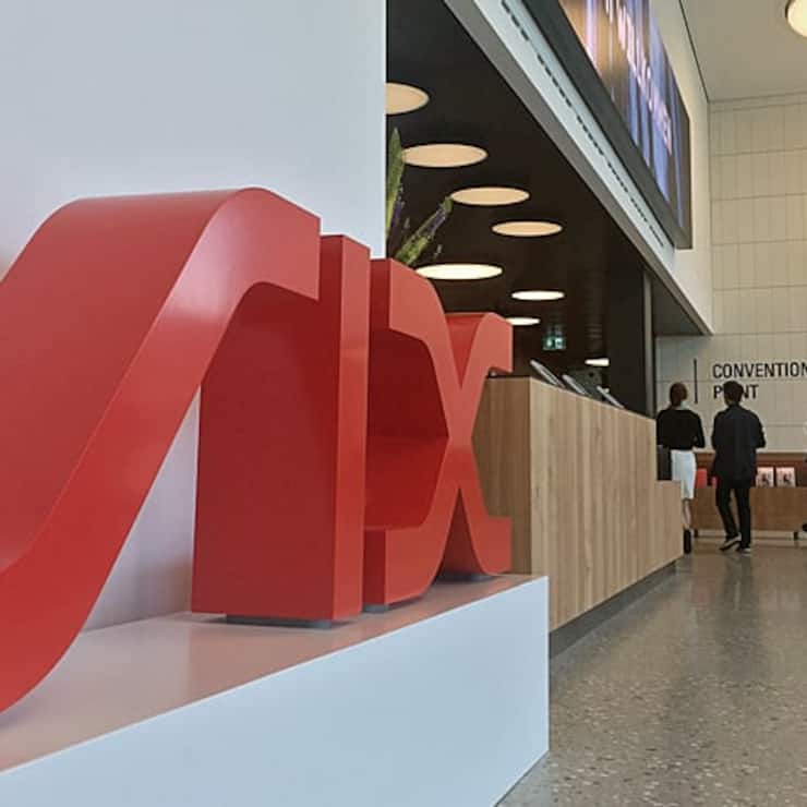 six_pfingstweidstrasse_eingangshalle