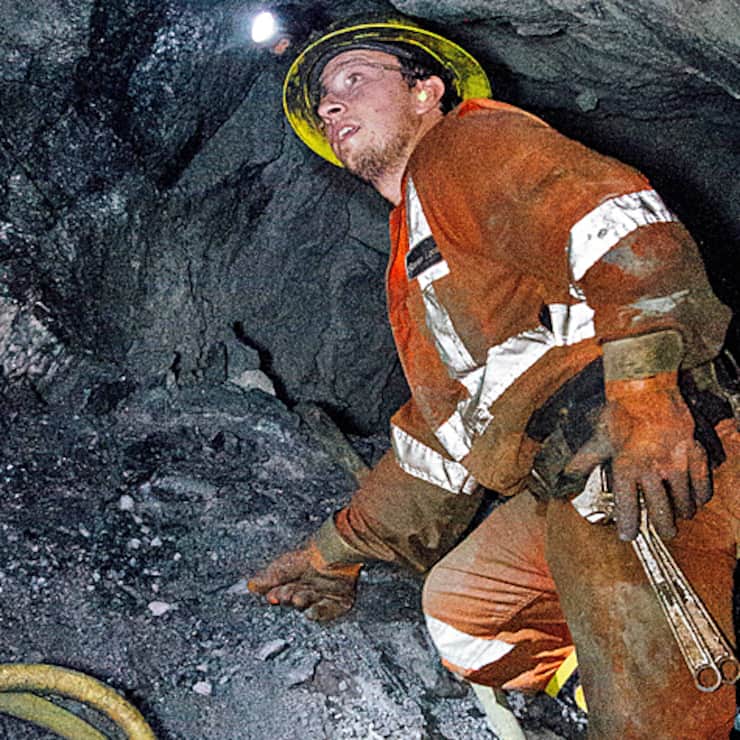 Ein Arbeiter in einer Zink-Mine von Glencore in Kanada.