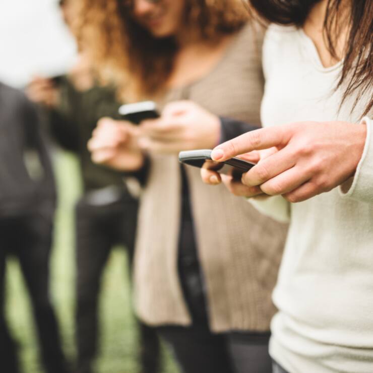 Smartphone Jugendliche online